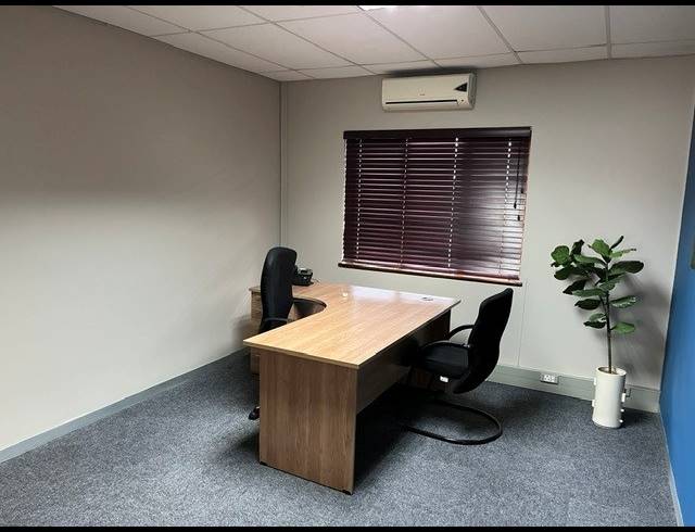 13.70M² BUSINESS CENTRE TO LET IN GILLITTS